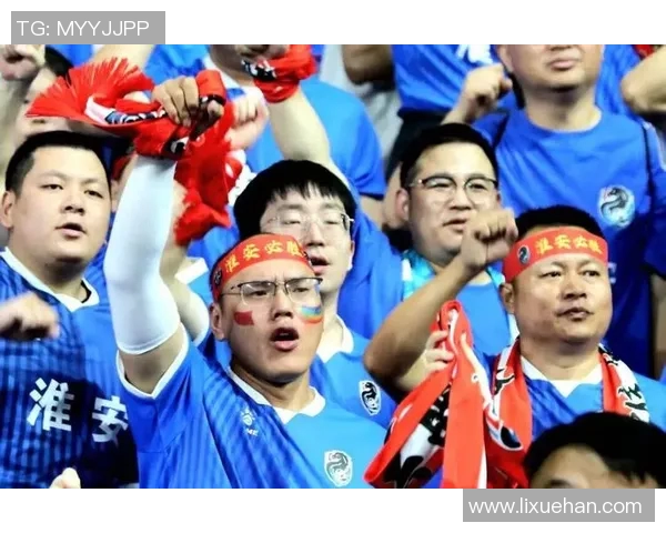 中日足球比赛激战正酣球迷热情高涨期待精彩对决 中日足球比赛激战正酣球迷热情高涨期待精彩对决